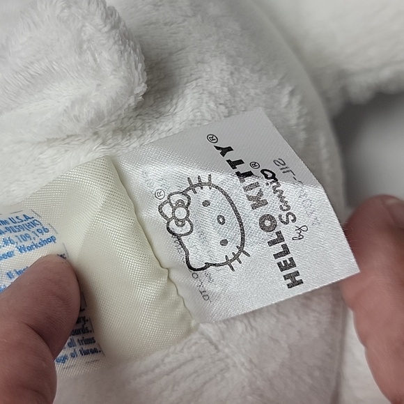 Retired Build-a-bear Hello Kitty with original bow and outfit pjs plush - Picture 8 of 9